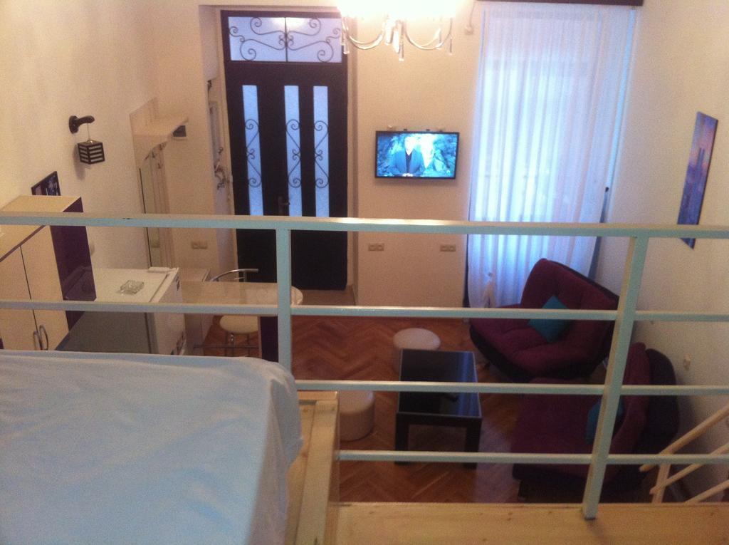 Comfortable Flat In Central Tbilisi Bilik gambar