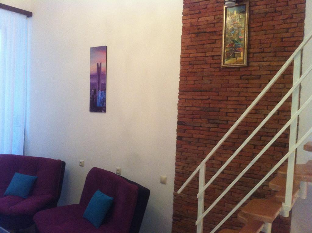 Comfortable Flat In Central Tbilisi Bilik gambar